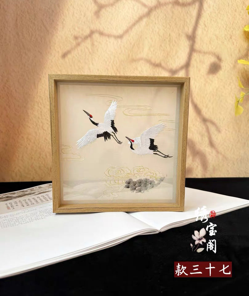 Elegant gift double-sided hand embroidered Suzhou embroidery silk art with frame