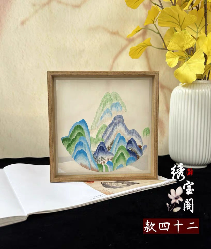 Elegant gift double-sided hand embroidered Suzhou embroidery silk art with frame
