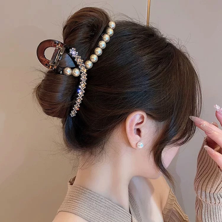 Water Diamond Camellia Bead Gripper Women's 2025 New Style Light Luxury Premium Design Hair Clip, Back of the Head Coiled Hair Ornament