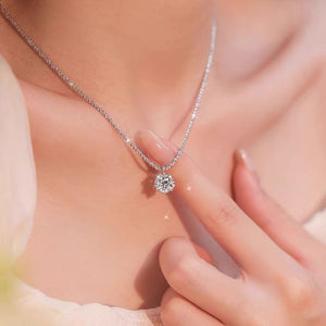 Elf double-layer butterfly gypsophila five-pointed star necklace for female niche design, cool and delicate collarbone chain