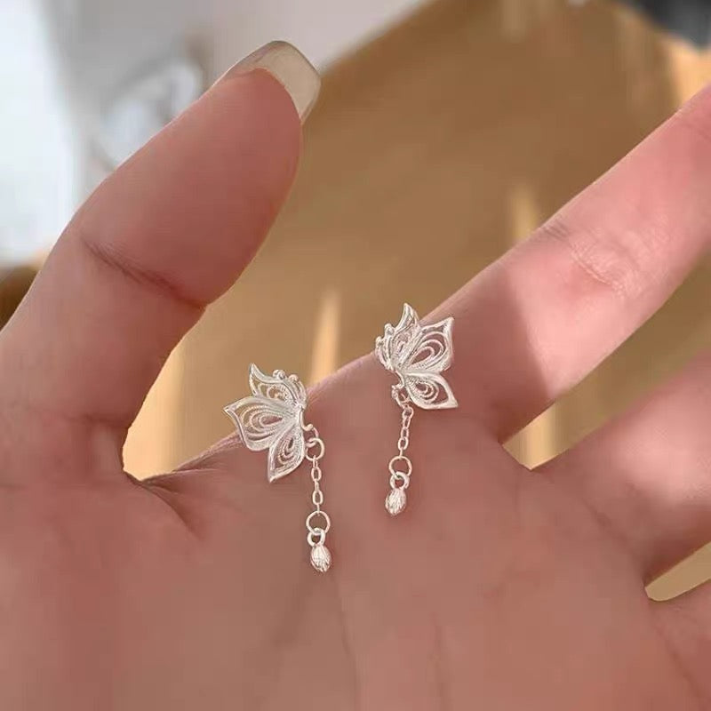 Butterfly earrings, women's blue ice crystal, fresh, sweet, exquisite, elegant, high-end temperament, tassel earrings, popular ear accessories