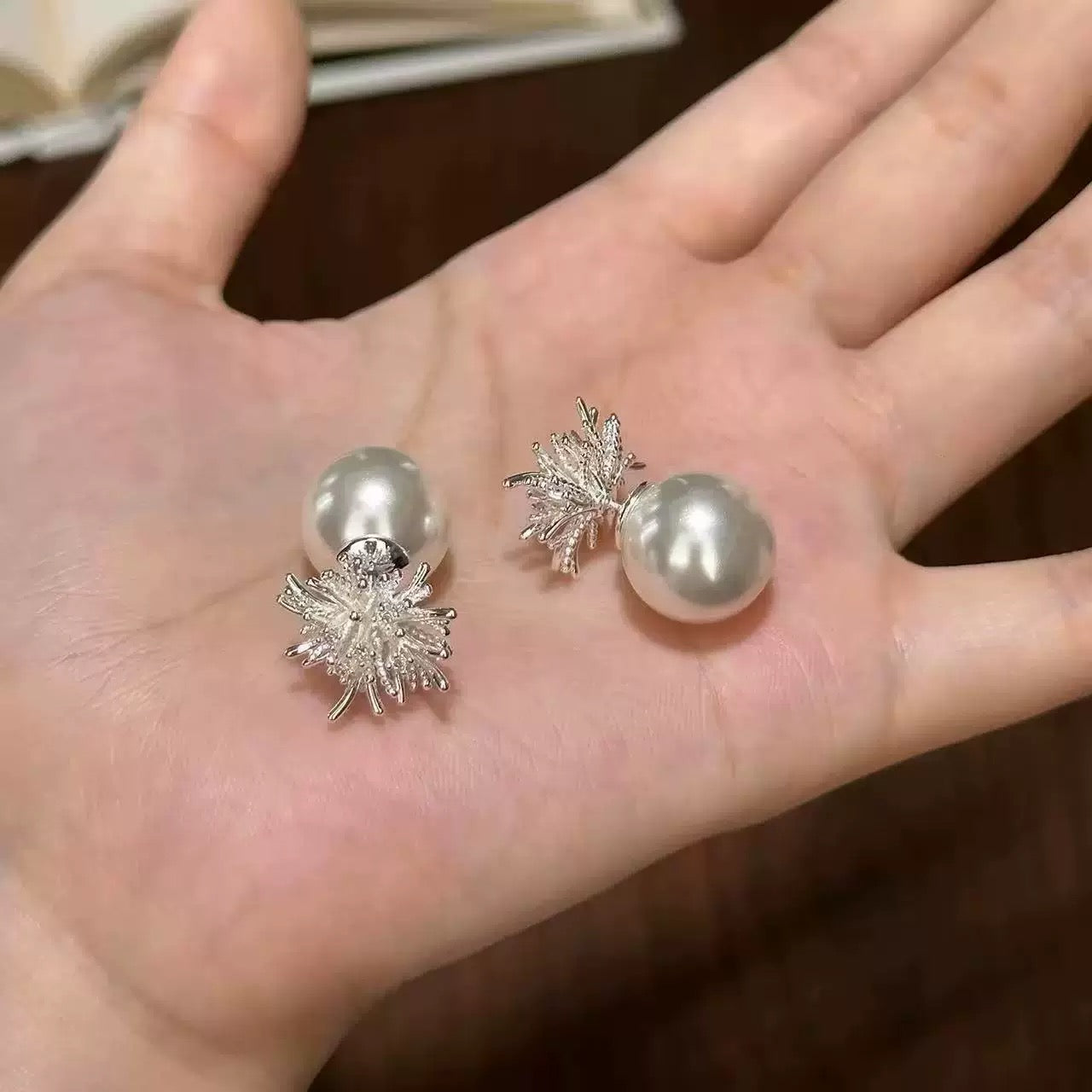 Fireworks Pearl, a dual-purpose earring for women with a simple and fashionable temperament, irregular and exquisite new style, versatile earrings