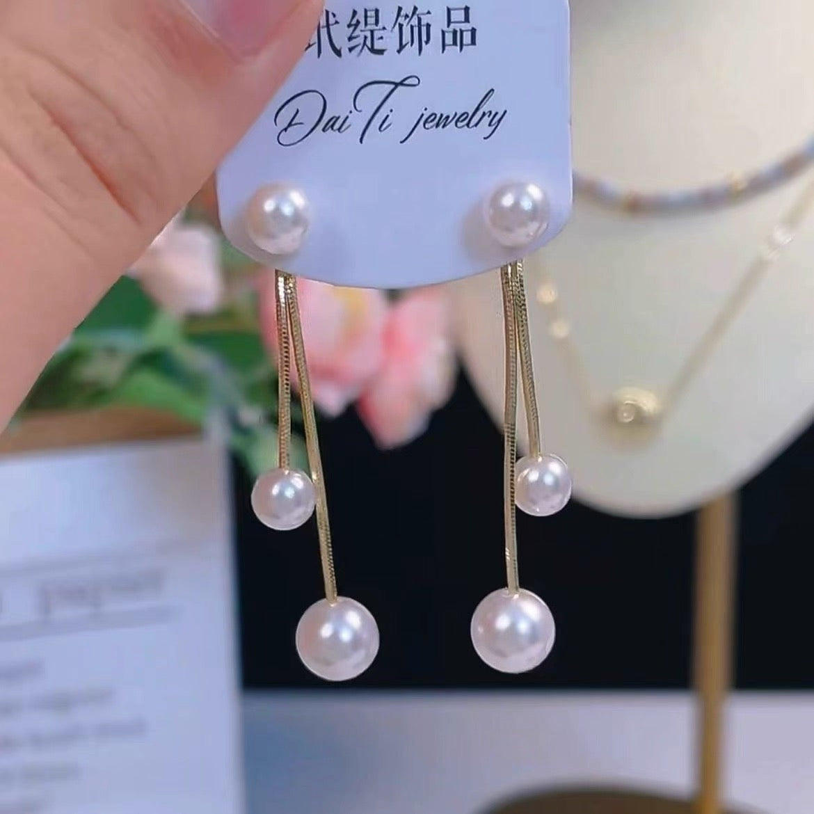 Pearl tassel earrings, simple earrings, light luxury, niche, versatile, fashionable, long earrings, long tassels