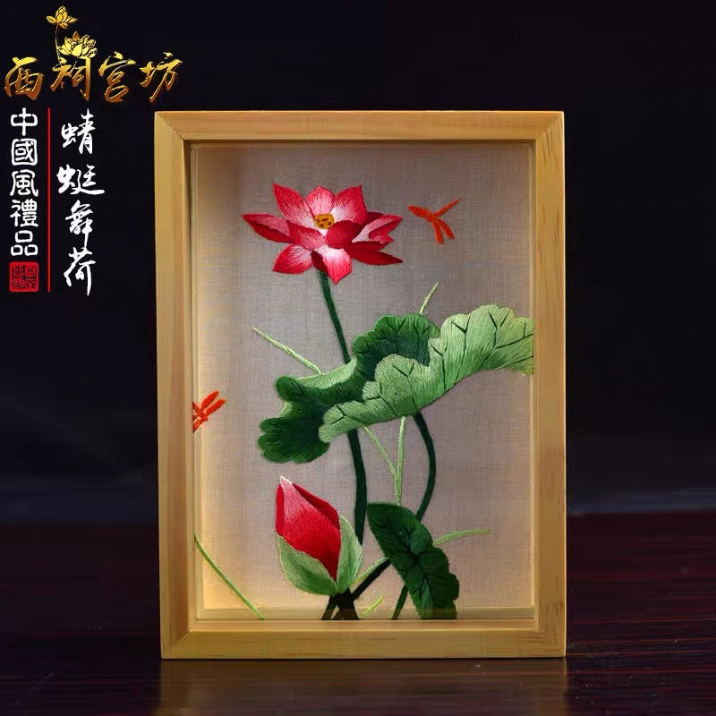 Elegant gift double-sided hand embroidered Suzhou embroidery silk art with frame