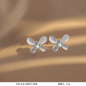 Super fairy sweet and cute earrings, fashionable and versatile 925 silver needle earrings, women's light luxury high-end temperament earrings A9141