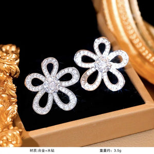 Super fairy sweet and cute earrings, fashionable and versatile 925 silver needle earrings, women's light luxury high-end temperament earrings A9141
