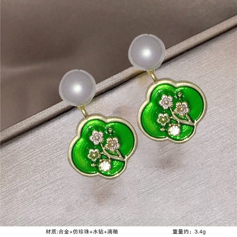 Super fairy sweet and cute earrings, fashionable and versatile 925 silver needle earrings, women's light luxury high-end temperament earrings A9141