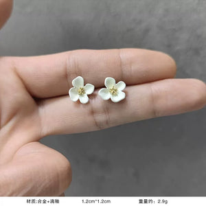 Super fairy sweet and cute earrings, fashionable and versatile 925 silver needle earrings, women's light luxury high-end temperament earrings A9141