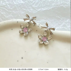 Super fairy sweet and cute earrings, fashionable and versatile 925 silver needle earrings, women's light luxury high-end temperament earrings A9141