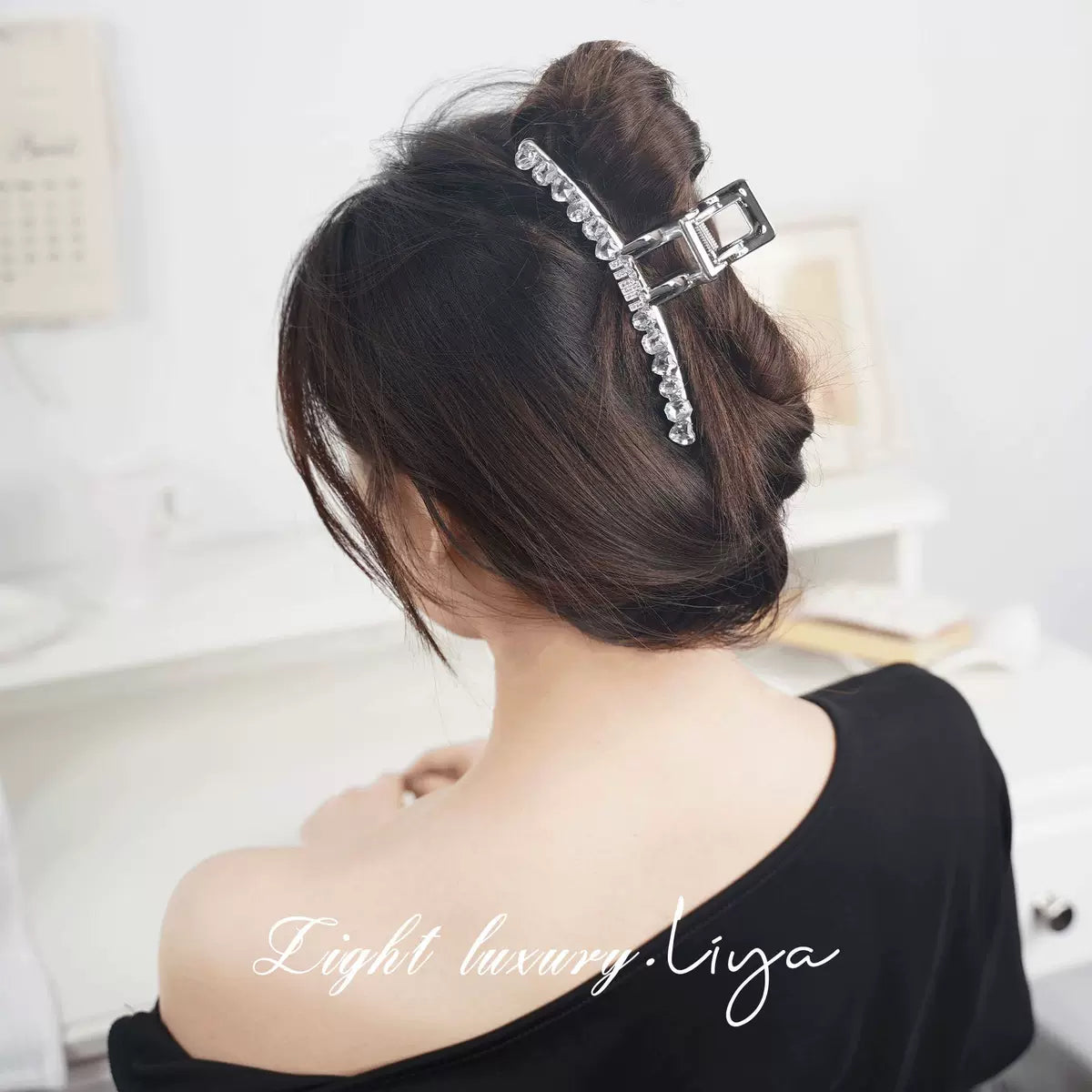 Diamond Love Hair Clip for Women, Back of the Head, Ladies' hair styling, Grip Clip, Simple Clip, Headpiece, Shark Clip A963