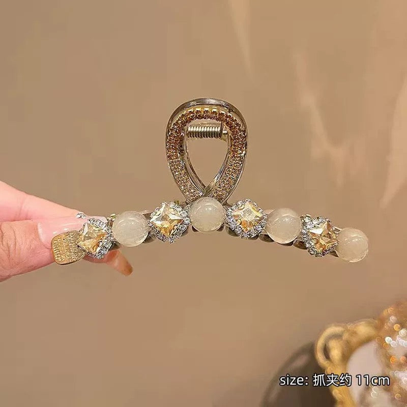 Exquisite pearl diamond coil hair clip for women, high-end hair clip for ladies, elegant and atmospheric shark clip headwear A972