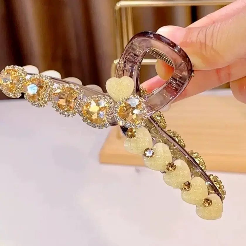 Exquisite pearl diamond coil hair clip for women, high-end hair clip for ladies, elegant and atmospheric shark clip headwear A972