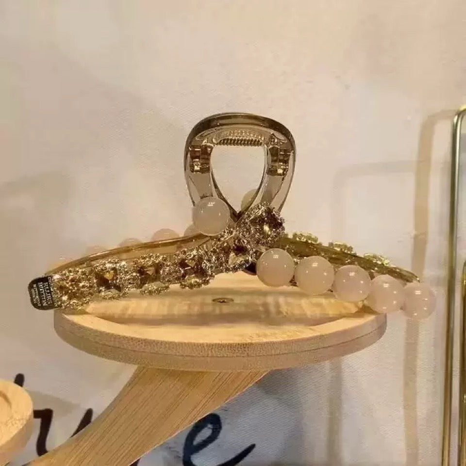 Exquisite pearl diamond coil hair clip for women, high-end hair clip for ladies, elegant and atmospheric shark clip headwear A972