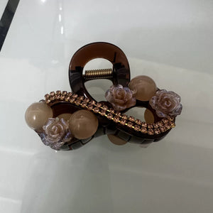 Korean version of light luxury flower bead clip, women's high-end feeling, medium-sized hair clip, back of the head, shark clip headband, hair accessory, hair clip A976