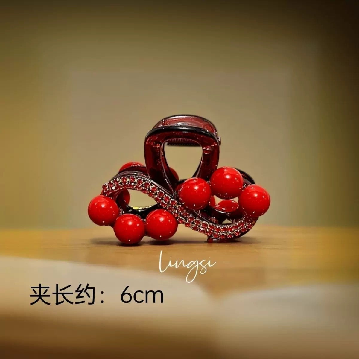 Korean version of light luxury flower bead clip, women's high-end feeling, medium-sized hair clip, back of the head, shark clip headband, hair accessory, hair clip A976