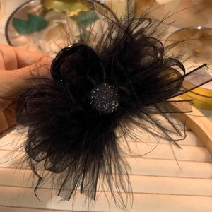 Feather Grabbing Ostrich Hair Clip Women's New Style Fluffy High Grade Hairy Shark Clip at the Back of the Head A977
