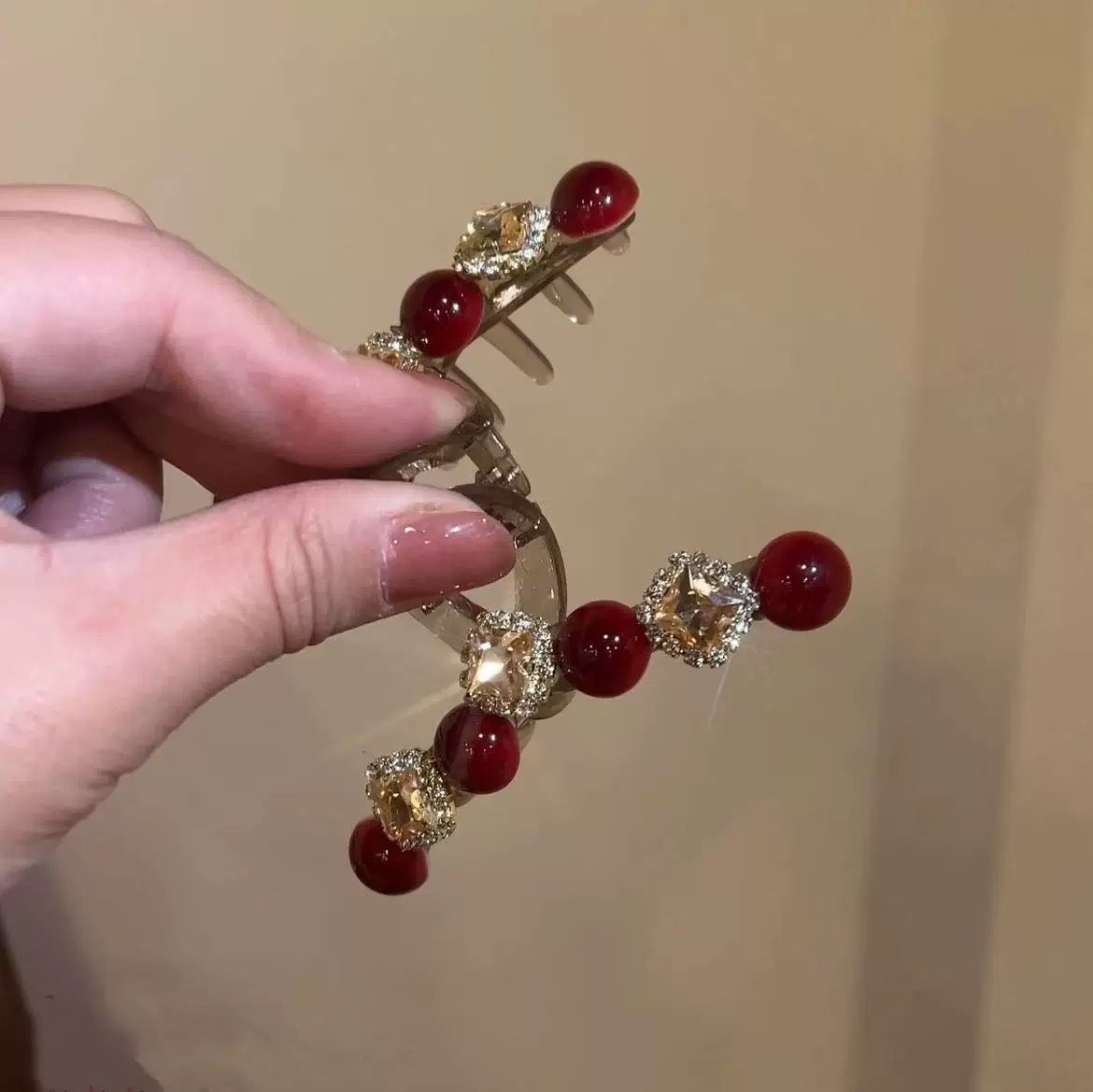 Ankela Rose Red Bead Grab Clip Women's Fashion Versatile Back of Head Hairpin Hair Accessories A979