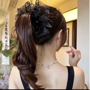 Feather Fluffy Grasp Clip Hair Size Display Headpiece Back of Head Shark Clip Princess Hair Clip A980