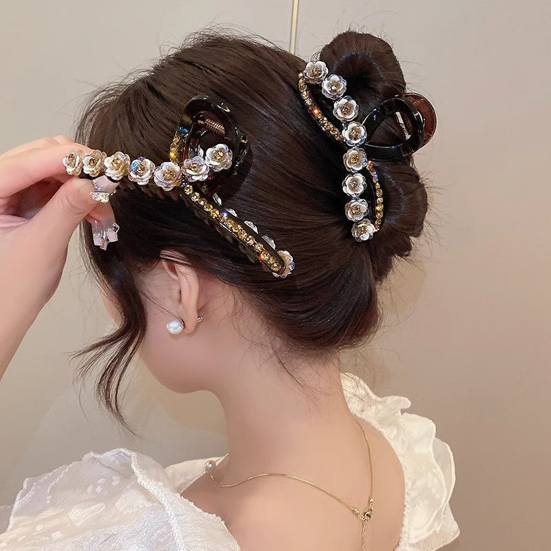 Advanced and romantic rose hair clip for women, with a back of the head hairstyle and an elegant and versatile shark clip headband A984