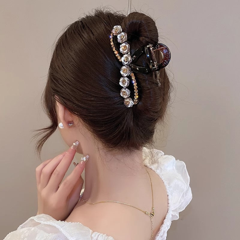 Advanced and romantic rose hair clip for women, with a back of the head hairstyle and an elegant and versatile shark clip headband A984
