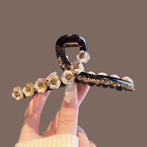 Advanced and romantic rose hair clip for women, with a back of the head hairstyle and an elegant and versatile shark clip headband A984