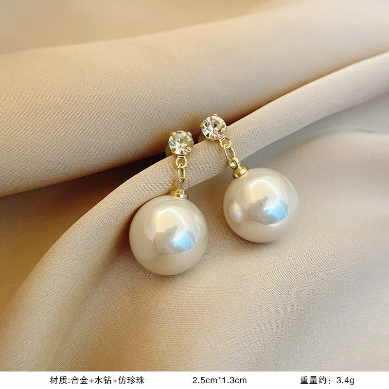 Super fairy sweet and cute earrings, fashionable and versatile 925 silver needle earrings, women's light luxury high-end temperament earrings A9141
