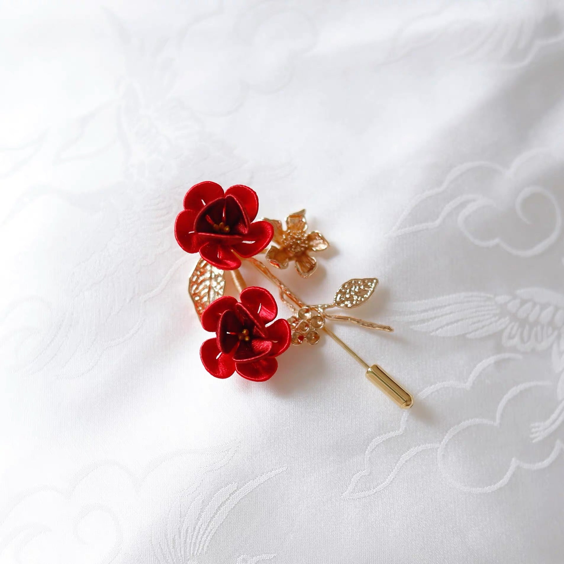 Intangible Cultural Heritage wrapping flower brooch plum A1161