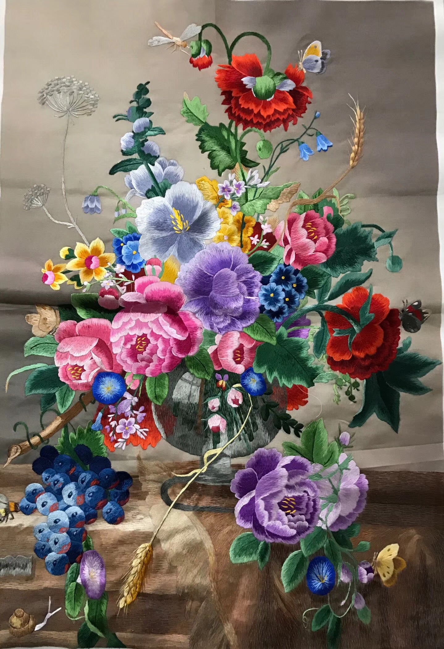 Hand embroideried Suzhou Embroidery Silk Art:vase flower lily still life wheat 60cm 3918