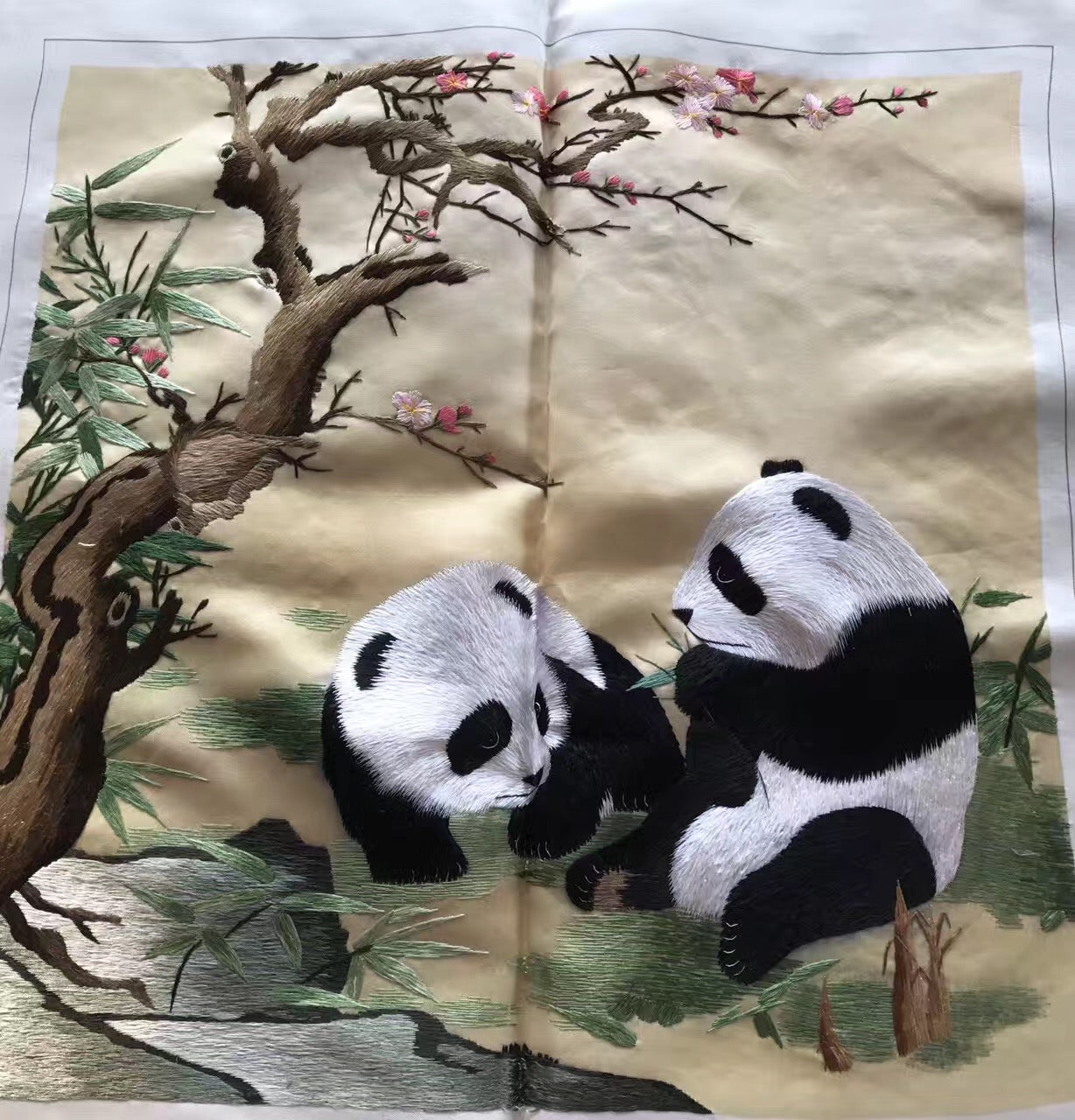 Hand su embroidery art:basket flower peony magnolia panda lotus cricle 35cm