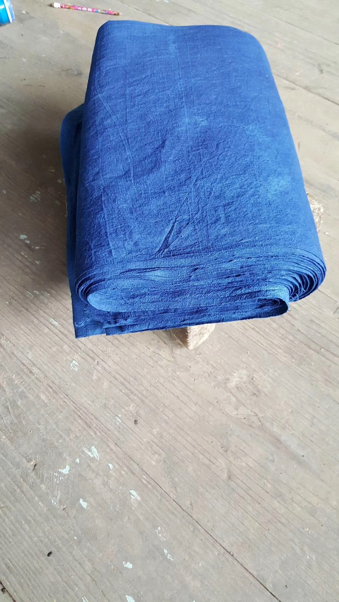 Indigo-dyed homespun blue fabric