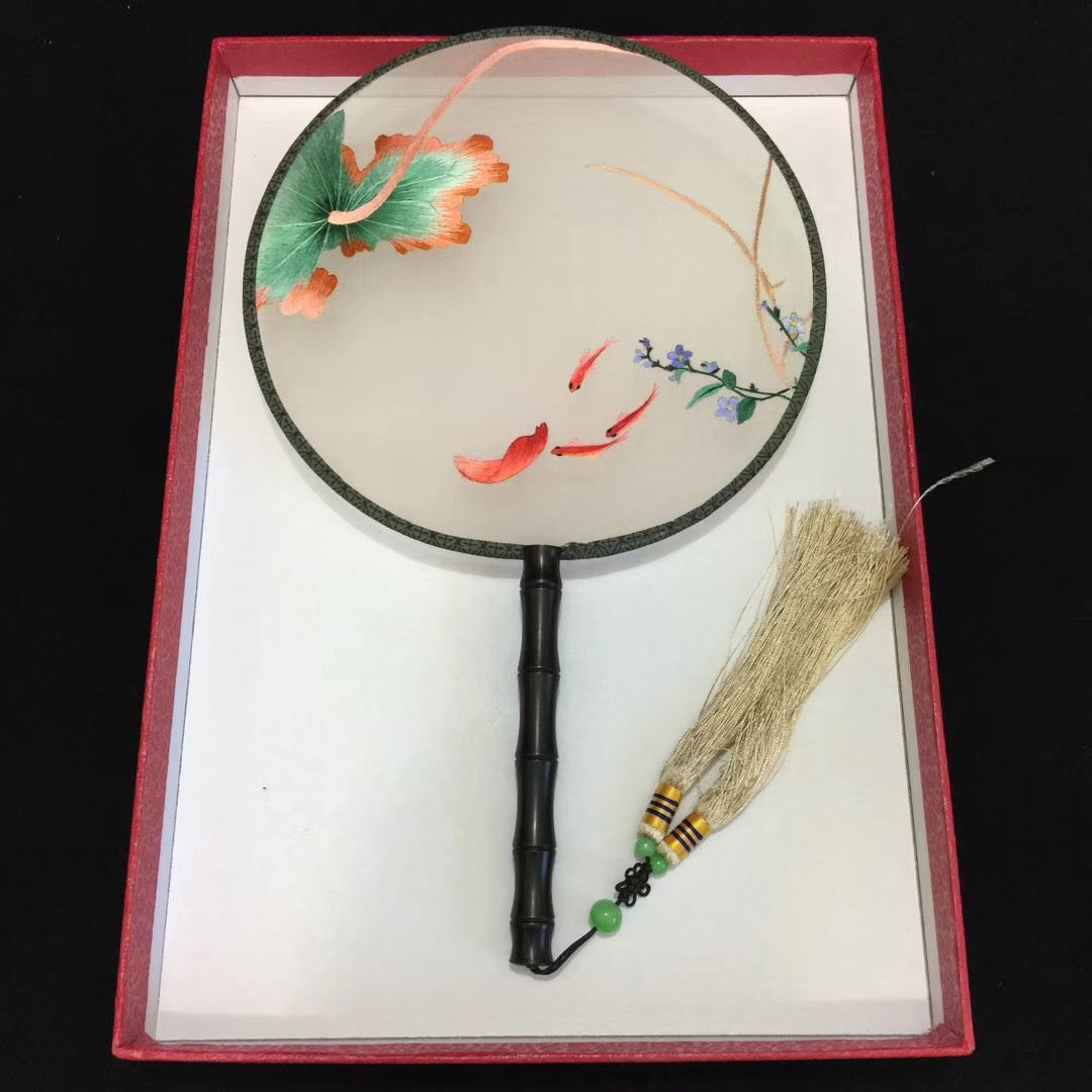 hand su embroidery fan:fishes lotus